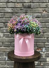 Цветочная композиция из Гипсофила и Розы в шляпной коробке в Вичуге