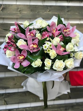 Букет цветов из: Розы и Хризантемы в Вичуге