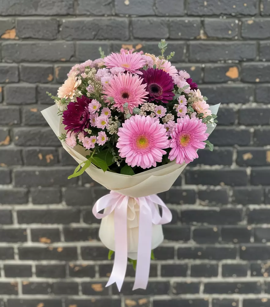 Букет цветов из: Герберы и Хризантемы в Вичуге