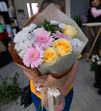 Букет цветов из:  Герберы, Розы и Хризантемы в Вичуге