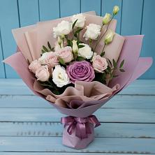 Букет цветов из:  Розы и Лизиантусы в Вичуге