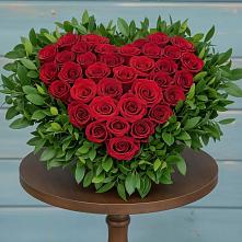 Цветочная композиция из Розы в виде сердца в Вичуге