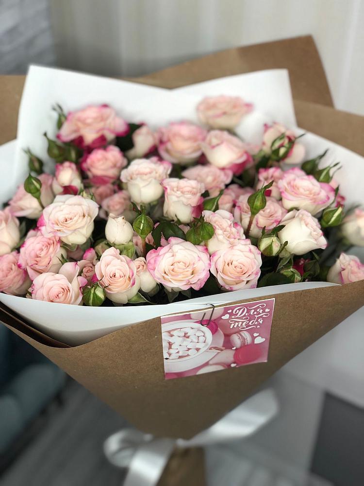 Букет цветов из: Розы в Вичуге