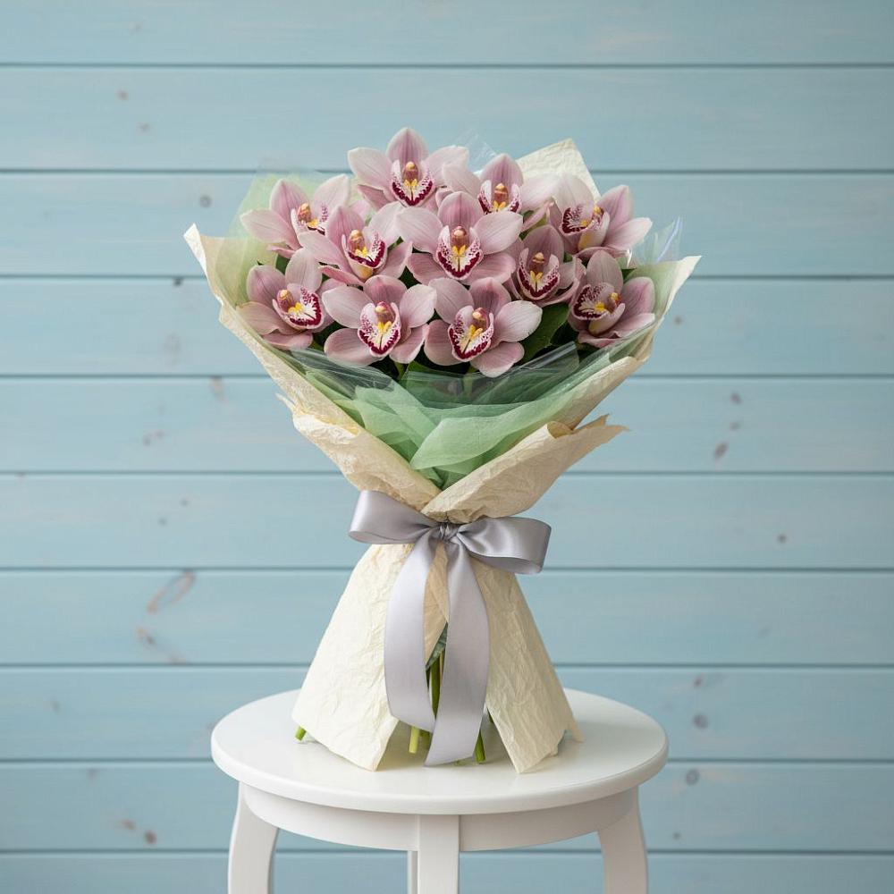 Букет цветов из: Орхидеи и Розы в Вичуге