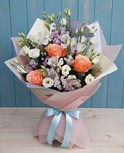 Букет цветов из:  Лизиантусы, Розы, Альстромерии и Гипсофила в Вичуге