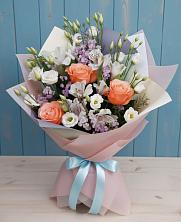 Букет цветов из:  Лизиантусы, Розы, Альстромерии и Гипсофила в Вичуге