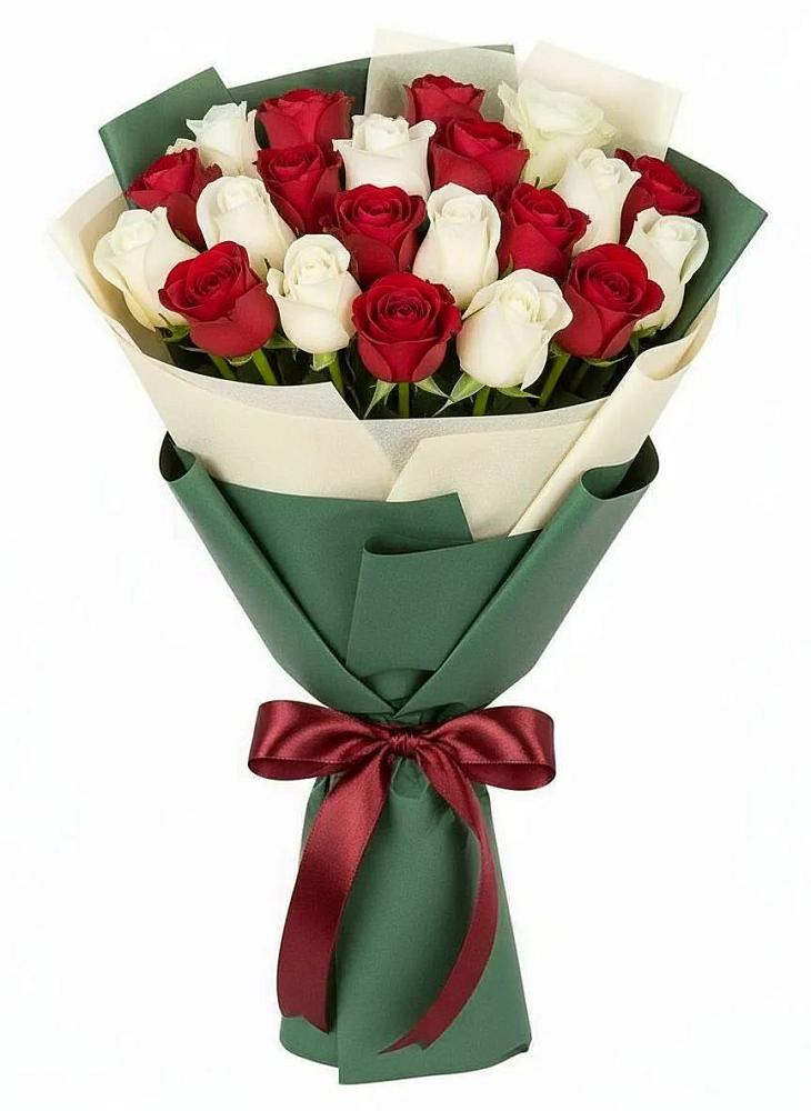 Букет Микс из красных и белых роз в Вичуге