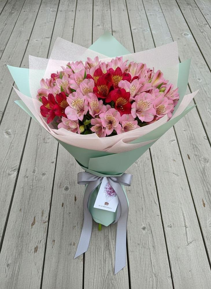 Букет цветов из: Альстромерии в Вичуге