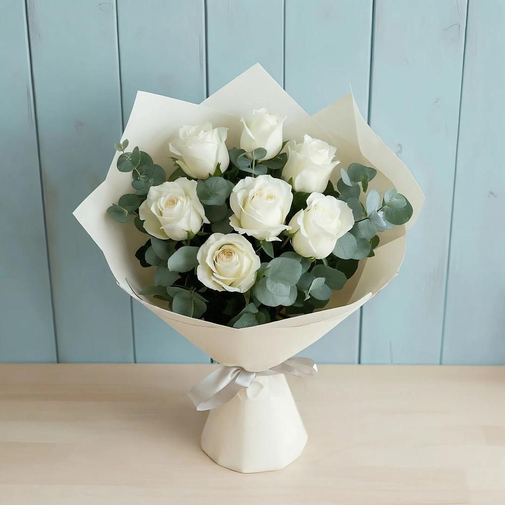 Букет Белые розы в Эвкалипте в Вичуге