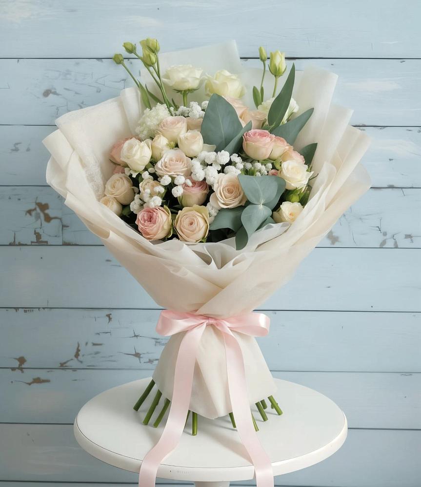 Букет цветов из: Розы и Лизиантусы в Вичуге