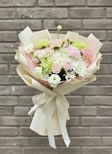 Букет цветов из:  Гвоздики, Розы, Лизиантусы и Хризантемы в Вичуге