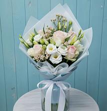 Букет цветов из:  Розы и Лизиантусы в Вичуге