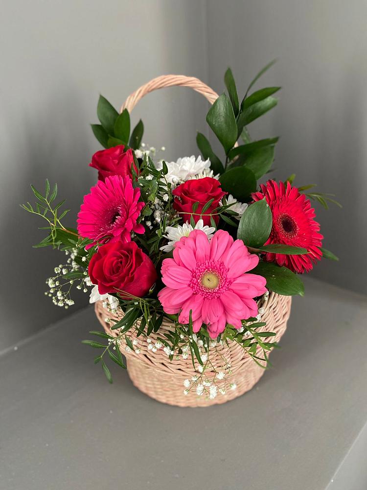 Цветочная композиция из Розы, Хризантемы и Герберы в корзине в Вичуге