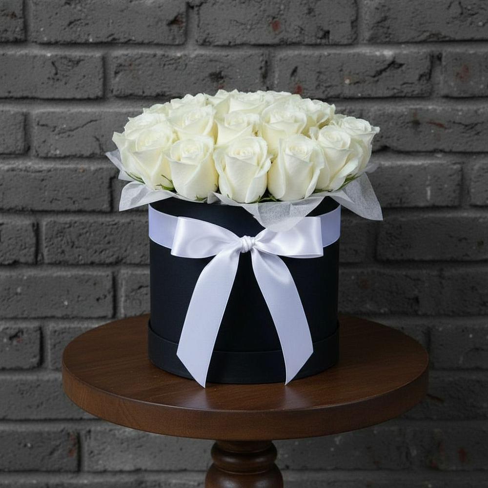 Цветочная композиция из Розы в шляпной коробке в Вичуге