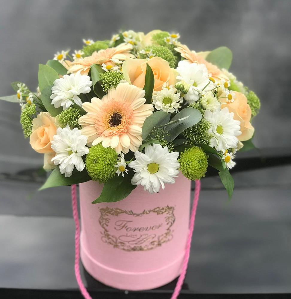 Цветочная композиция из Розы, Герберы и Хризантемы в шляпной коробке в Вичуге