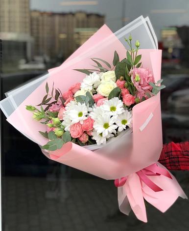 Букет цветов из: Розы, Лизиантусы и Хризантемы в Вичуге