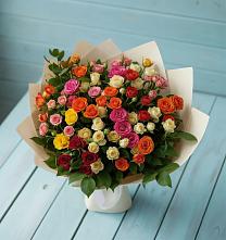Букет Микс из разноцветных кустовых роз в Вичуге